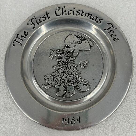 Wilton Pewter Plate The First Christmas Tree Vintage 1984 Wall Hanger 7.5 Inch - Picture 2 of 8